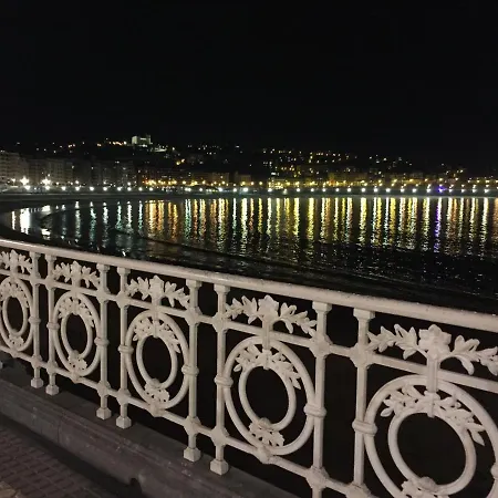 Ubicacion Perfecta/bano Privado 民宿 *